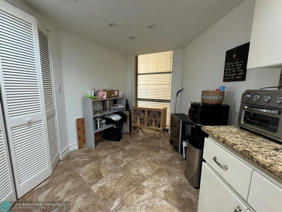 Active With Contract: $3,000 (2 beds, 2 baths, 1715 Square Feet)