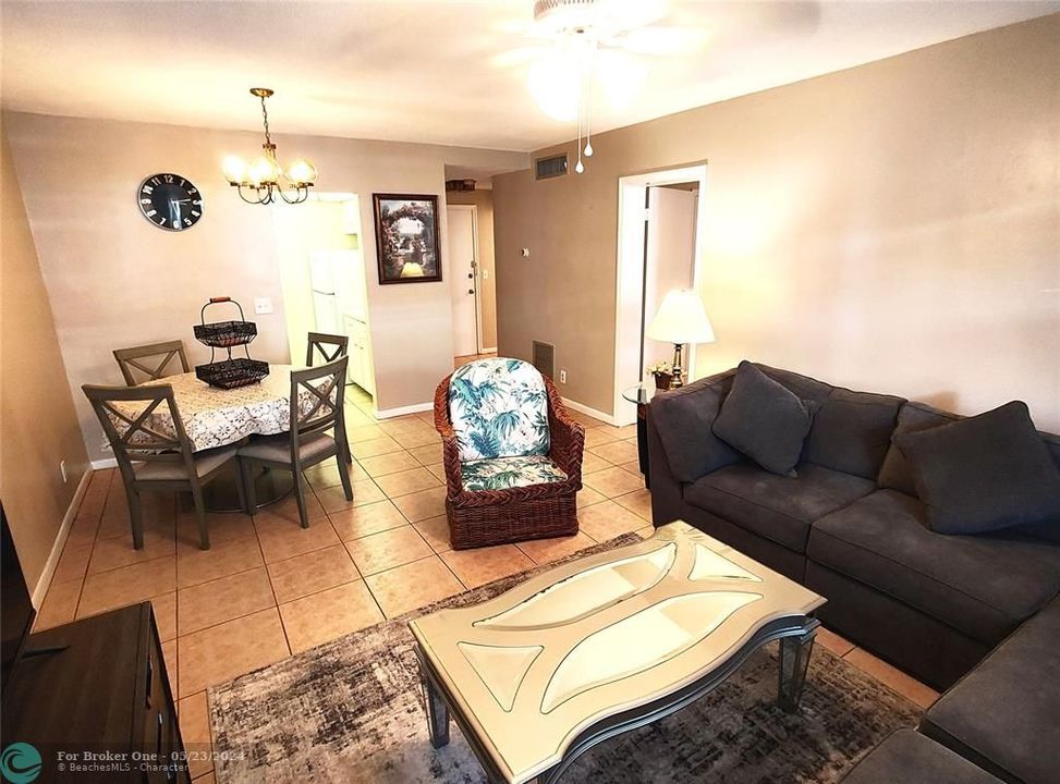 For Sale: $145,000 (1 beds, 1 baths, 756 Square Feet)