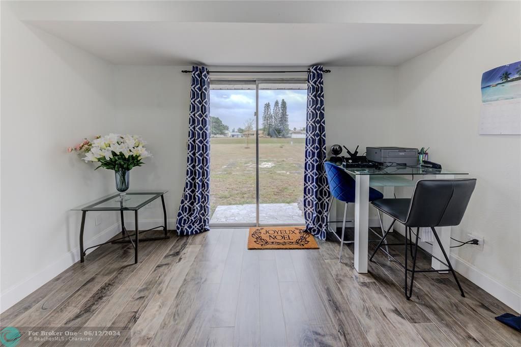Active With Contract: $349,900 (3 beds, 2 baths, 1320 Square Feet)
