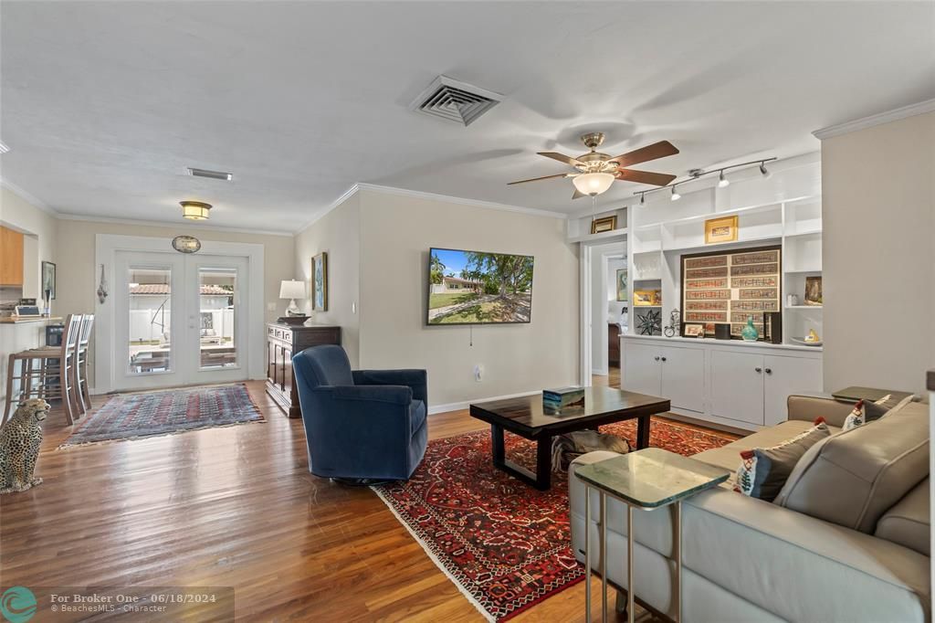 Active With Contract: $799,000 (3 beds, 2 baths, 1462 Square Feet)