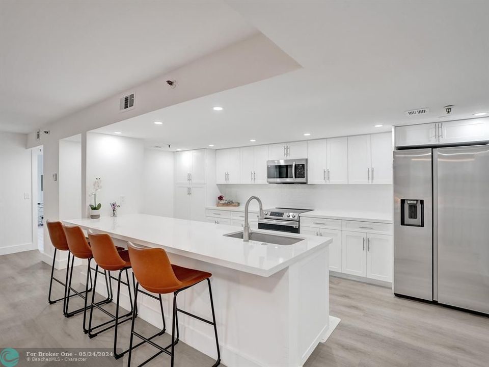 Active With Contract: $420,000 (2 beds, 2 baths, 1175 Square Feet)
