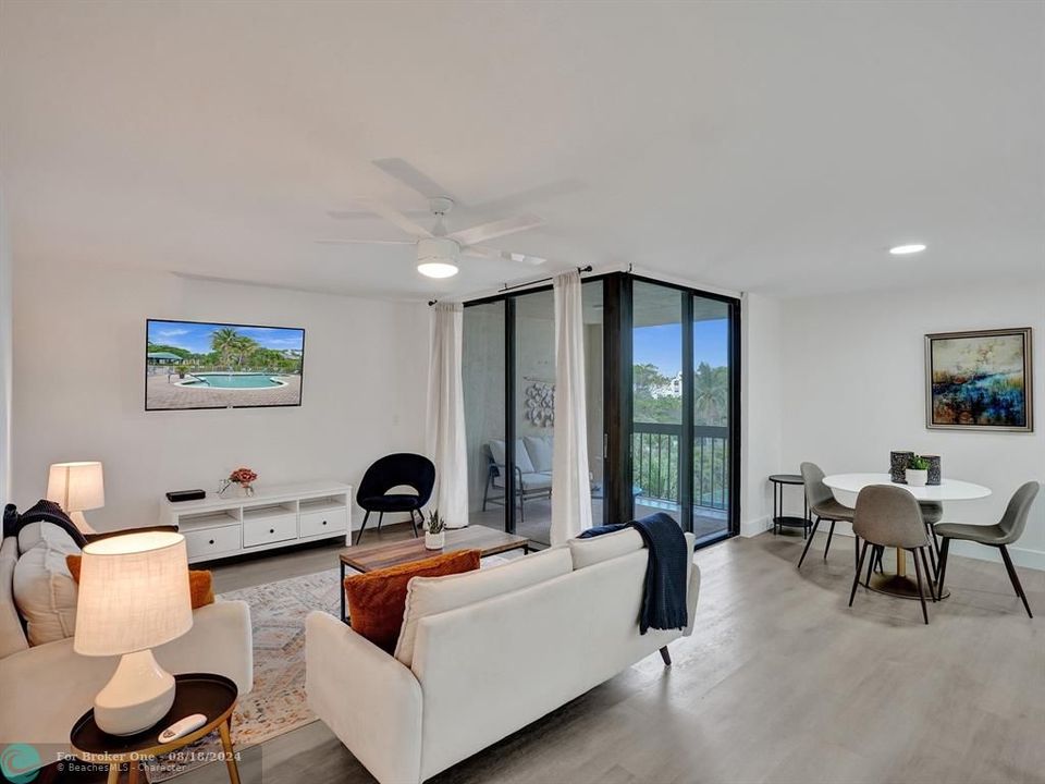 Active With Contract: $420,000 (2 beds, 2 baths, 1175 Square Feet)