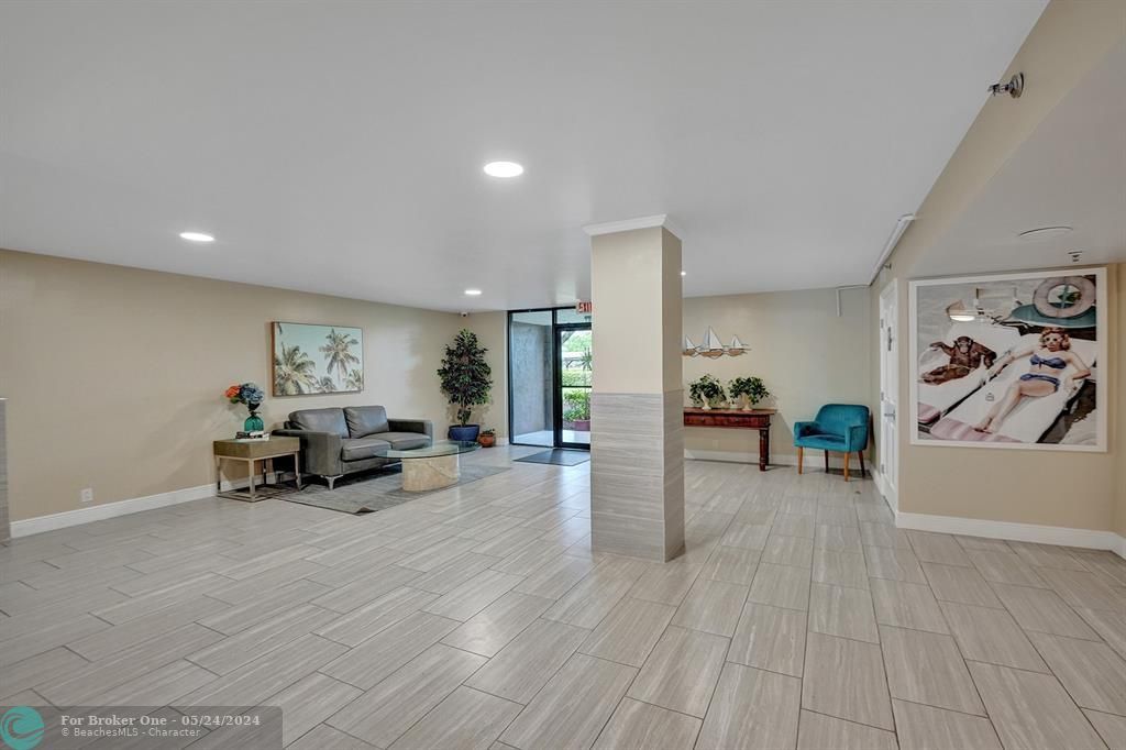 Active With Contract: $420,000 (2 beds, 2 baths, 1175 Square Feet)