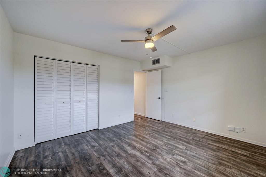 Active With Contract: $1,900 (2 beds, 2 baths, 1162 Square Feet)