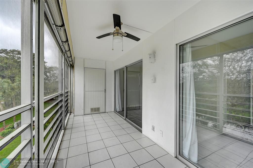 Active With Contract: $1,900 (2 beds, 2 baths, 1162 Square Feet)