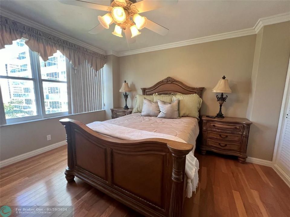 For Sale: $279,000 (1 beds, 1 baths, 800 Square Feet)