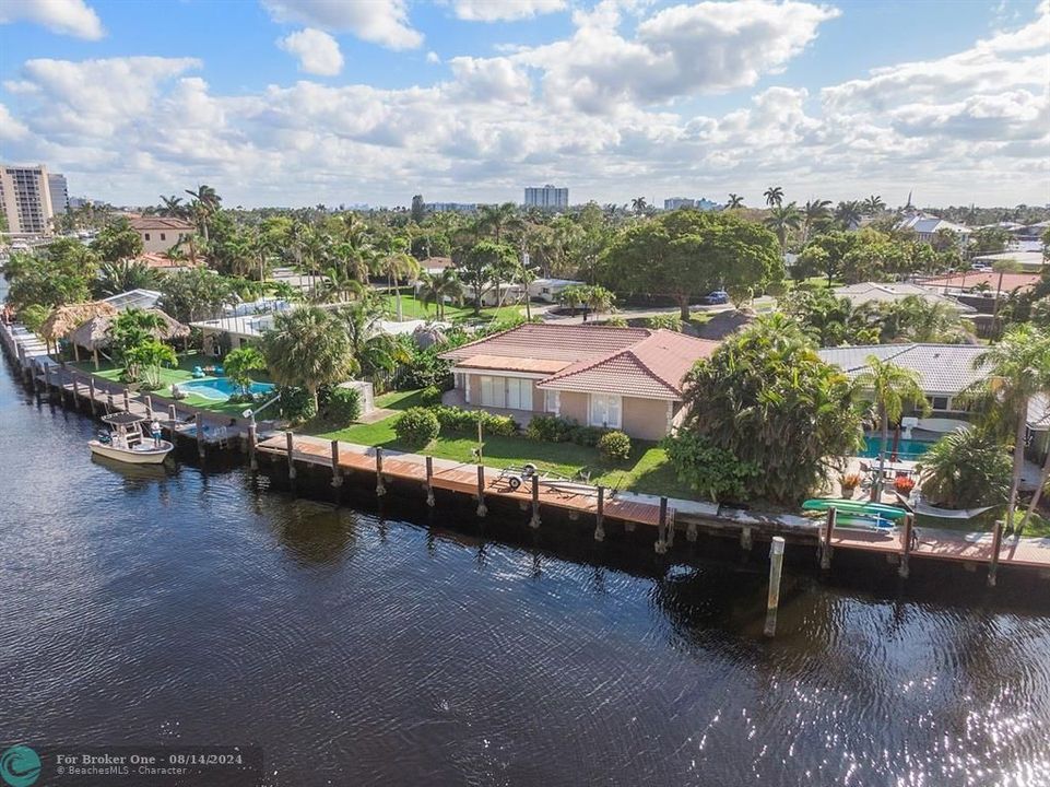 Active With Contract: $1,650,000 (3 beds, 3 baths, 2224 Square Feet)