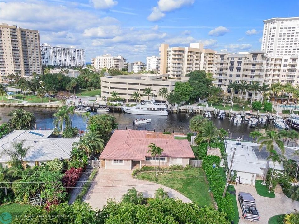 Active With Contract: $1,650,000 (3 beds, 3 baths, 2224 Square Feet)