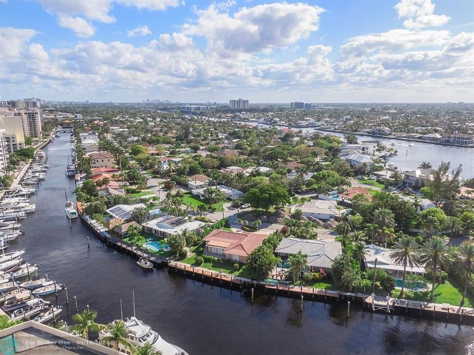 Active With Contract: $1,650,000 (3 beds, 3 baths, 2224 Square Feet)