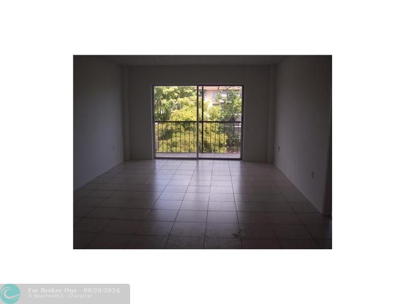 For Sale: $145,000 (2 beds, 2 baths, 972 Square Feet)