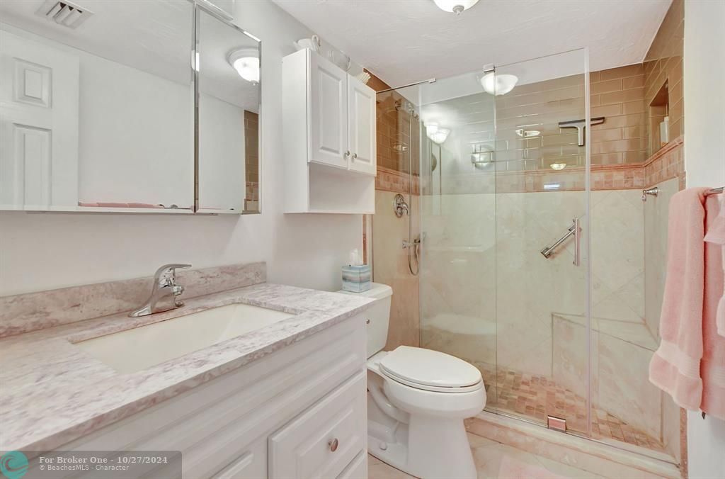 For Sale: $199,900 (2 beds, 2 baths, 1265 Square Feet)