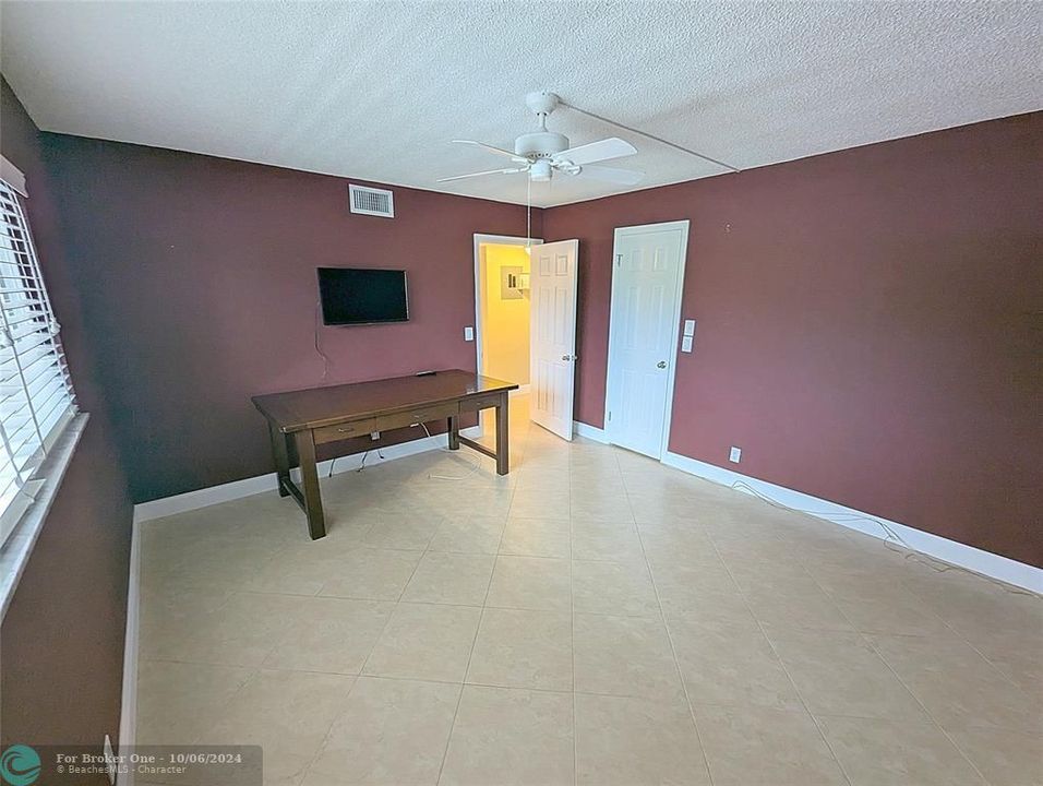 For Sale: $199,900 (2 beds, 2 baths, 1265 Square Feet)