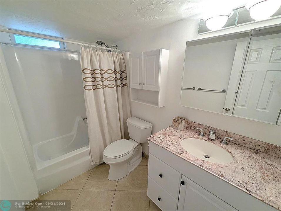 For Sale: $199,900 (2 beds, 2 baths, 1265 Square Feet)