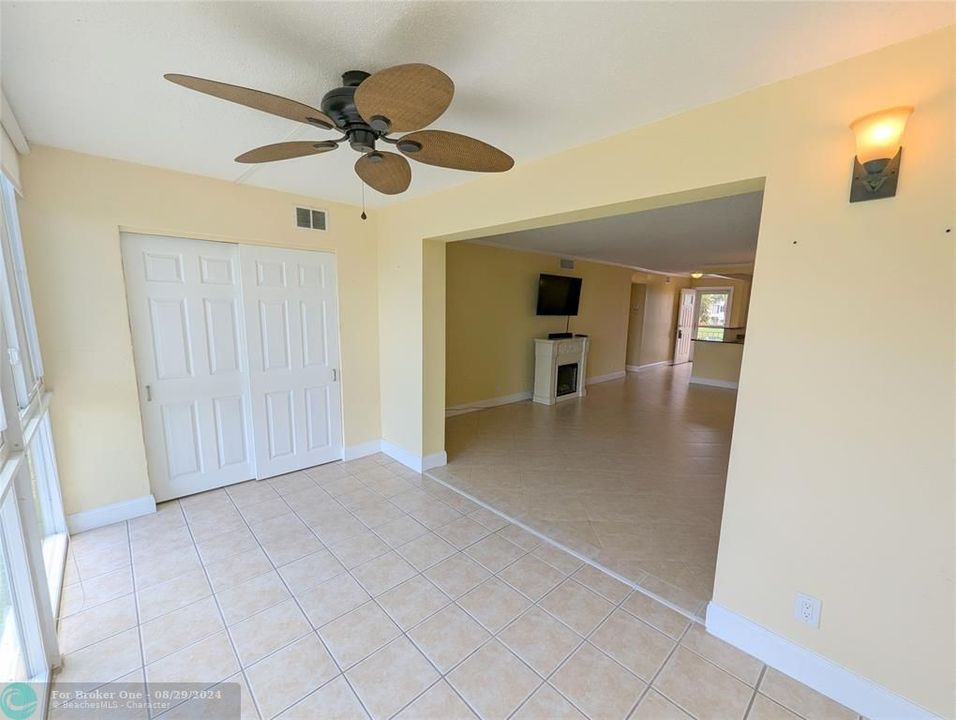 For Sale: $199,900 (2 beds, 2 baths, 1265 Square Feet)