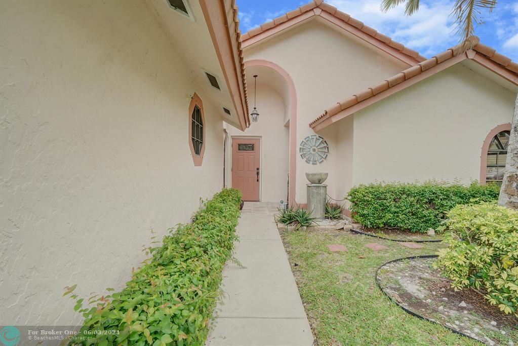 Active With Contract: $519,900 (3 beds, 2 baths, 1450 Square Feet)