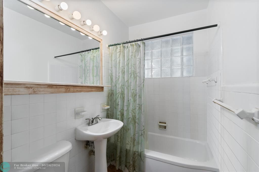 待售: $950,000 (3 贝兹, 3 浴室, 1644 平方英尺)