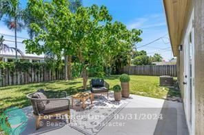 For Sale: $715,000 (3 beds, 2 baths, 1204 Square Feet)