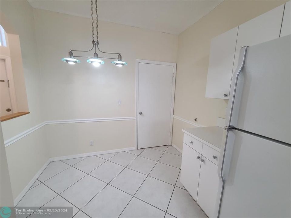 Recently Rented: $2,800 (3 beds, 2 baths, 1432 Square Feet)