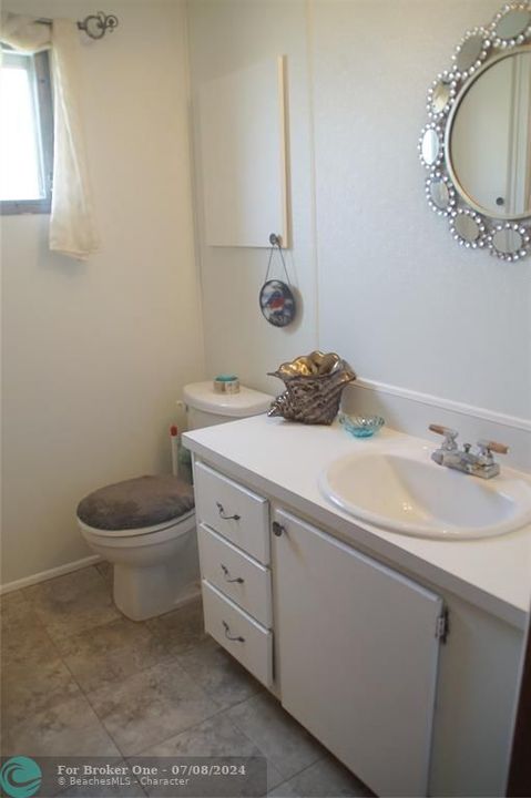 Active With Contract: $149,000 (2 beds, 2 baths, 839 Square Feet)