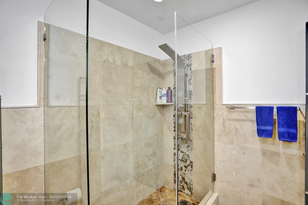 待售: $891,000 (4 贝兹, 2 浴室, 2200 平方英尺)