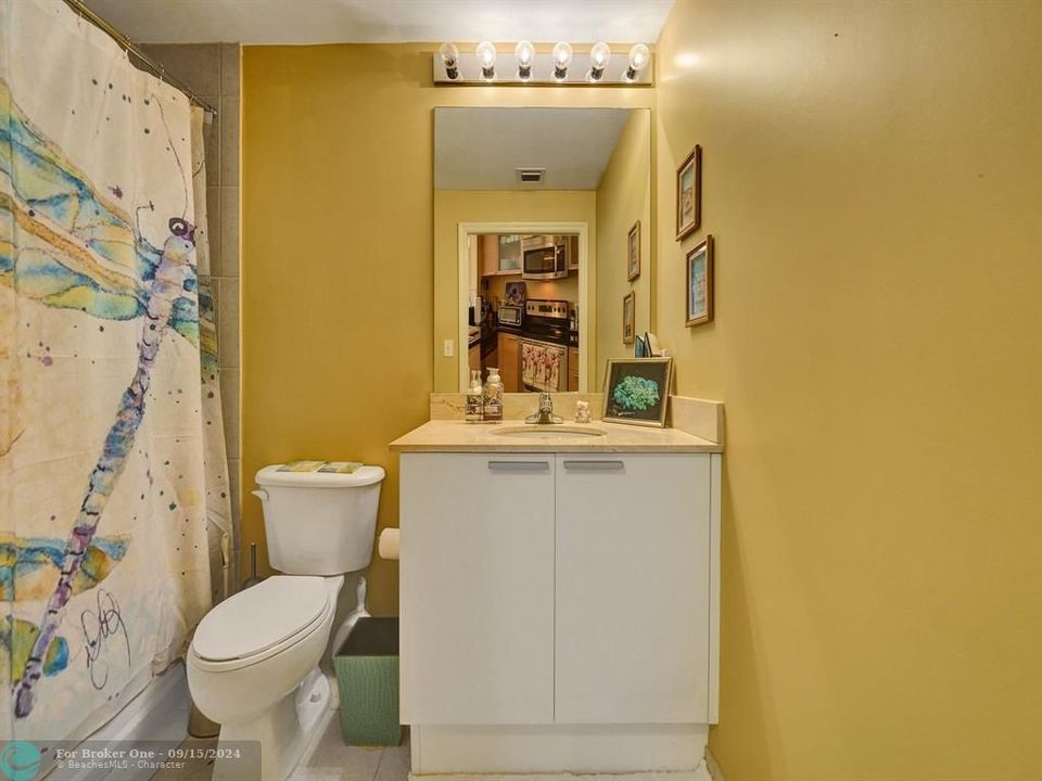 For Sale: $325,000 (2 beds, 2 baths, 1195 Square Feet)