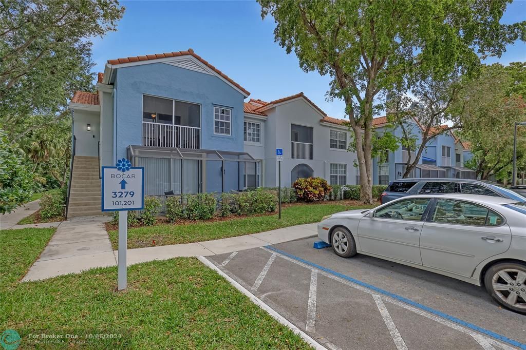 Active With Contract: $3,299 (3 beds, 3 baths, 1407 Square Feet)