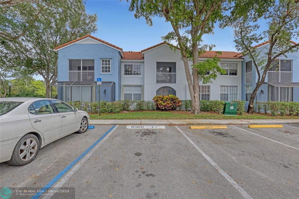 Active With Contract: $3,299 (3 beds, 3 baths, 1407 Square Feet)