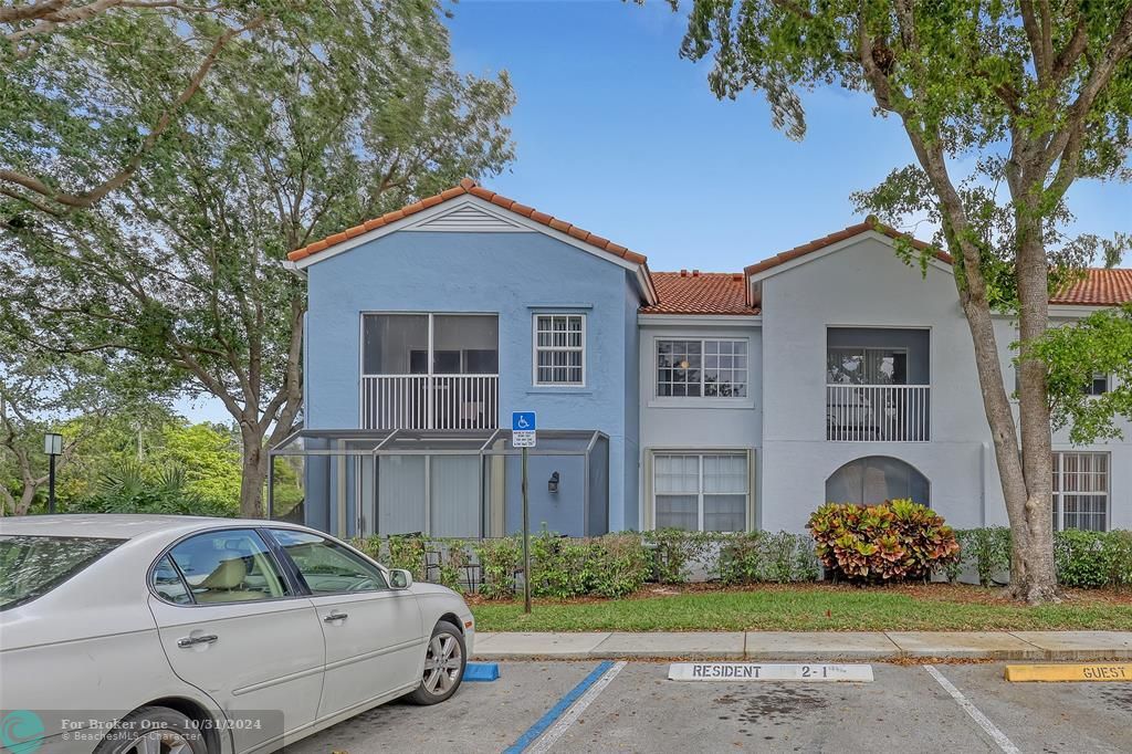 Active With Contract: $3,299 (3 beds, 3 baths, 1407 Square Feet)