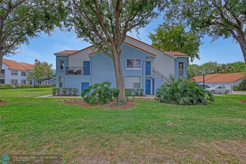 Active With Contract: $3,299 (3 beds, 3 baths, 1407 Square Feet)