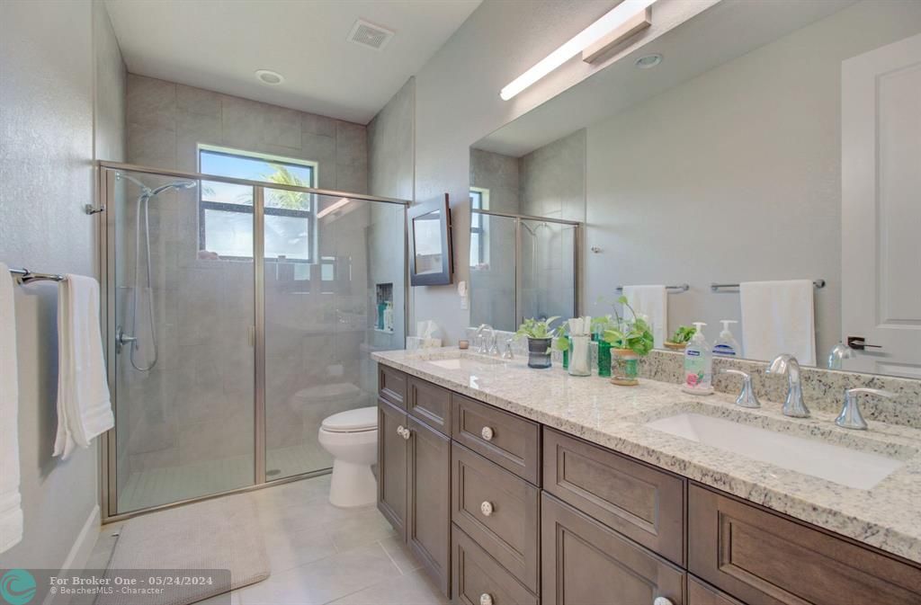 For Sale: $1,700,000 (5 beds, 3 baths, 3115 Square Feet)
