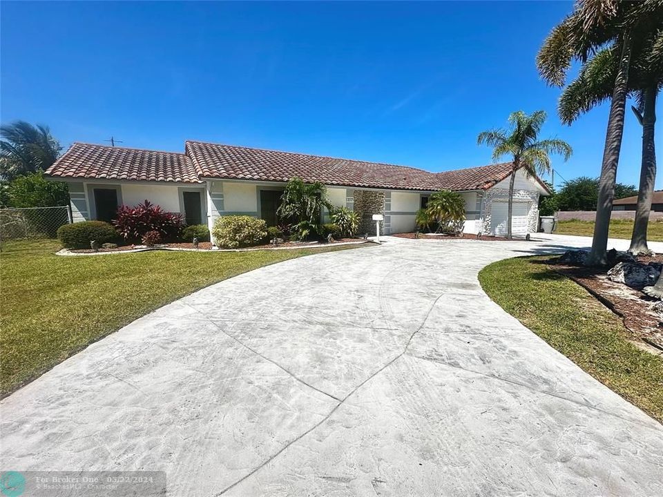 Active With Contract: $595,000 (4 beds, 3 baths, 2510 Square Feet)