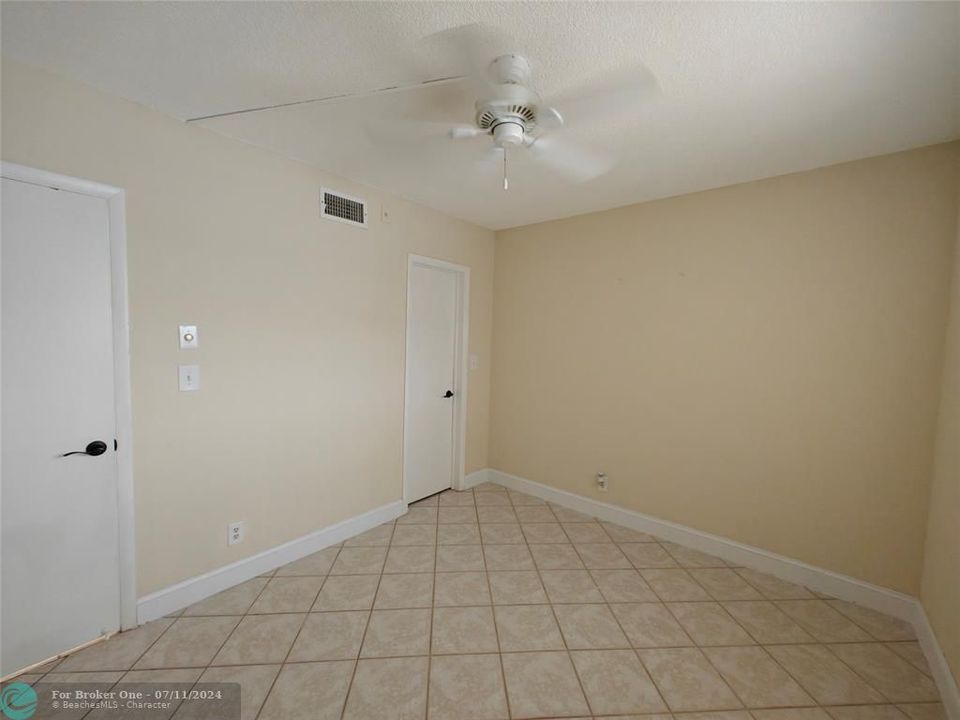 For Sale: $139,900 (2 beds, 2 baths, 850 Square Feet)
