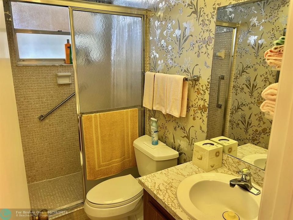 待售: $140,000 (2 贝兹, 2 浴室, 1100 平方英尺)