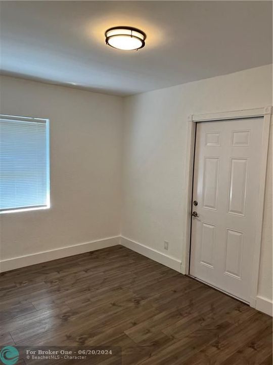 Active With Contract: $444,900 (4 beds, 2 baths, 1428 Square Feet)