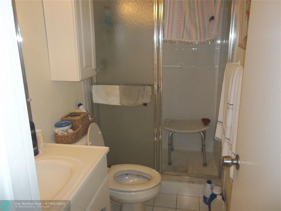 待售: $365,000 (2 贝兹, 2 浴室, 888 平方英尺)