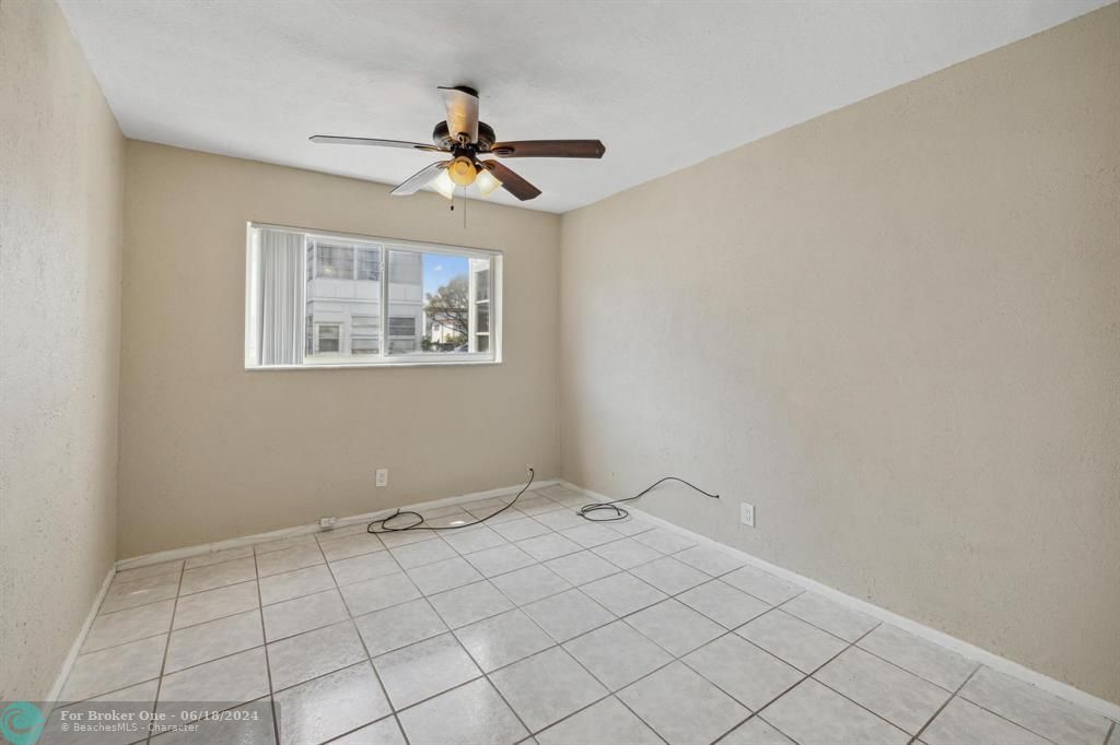 Active With Contract: $123,000 (2 beds, 2 baths, 950 Square Feet)