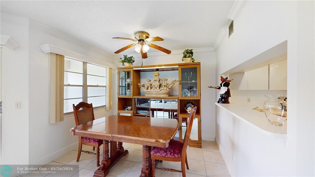 Active With Contract: $206,000 (1 beds, 1 baths, 1045 Square Feet)