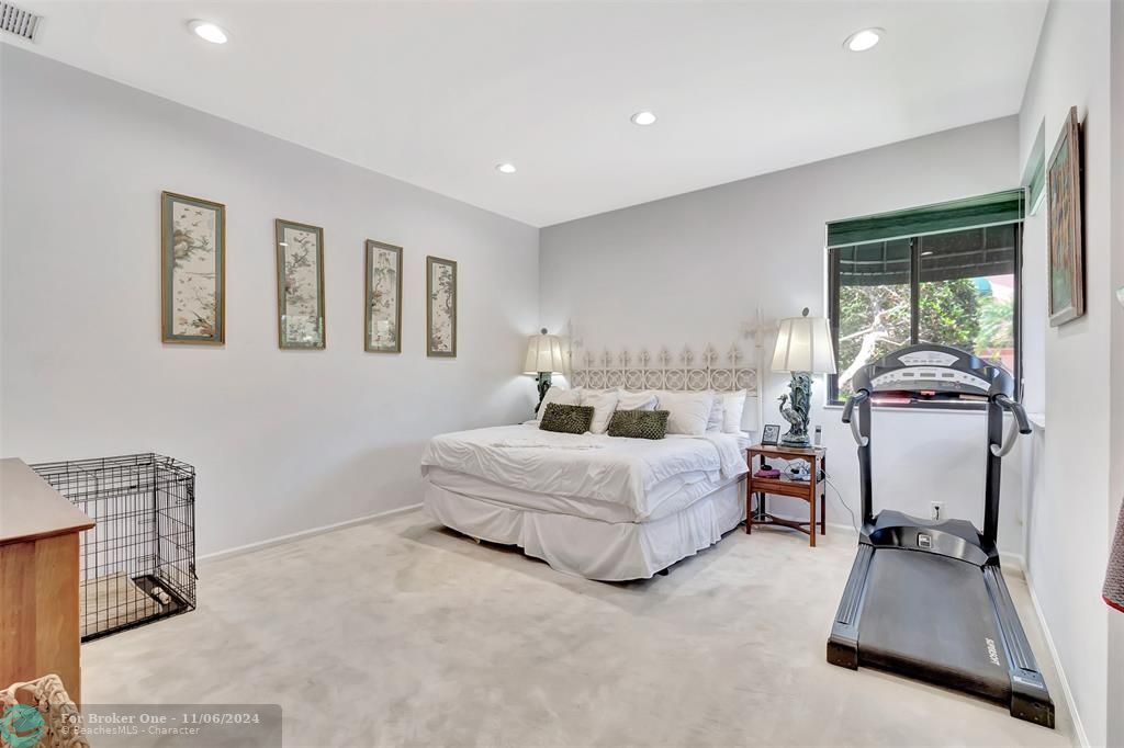 Recently Sold: $875,000 (3 beds, 2 baths, 2511 Square Feet)