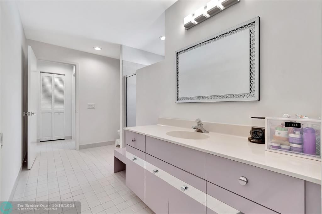 Recently Sold: $875,000 (3 beds, 2 baths, 2511 Square Feet)