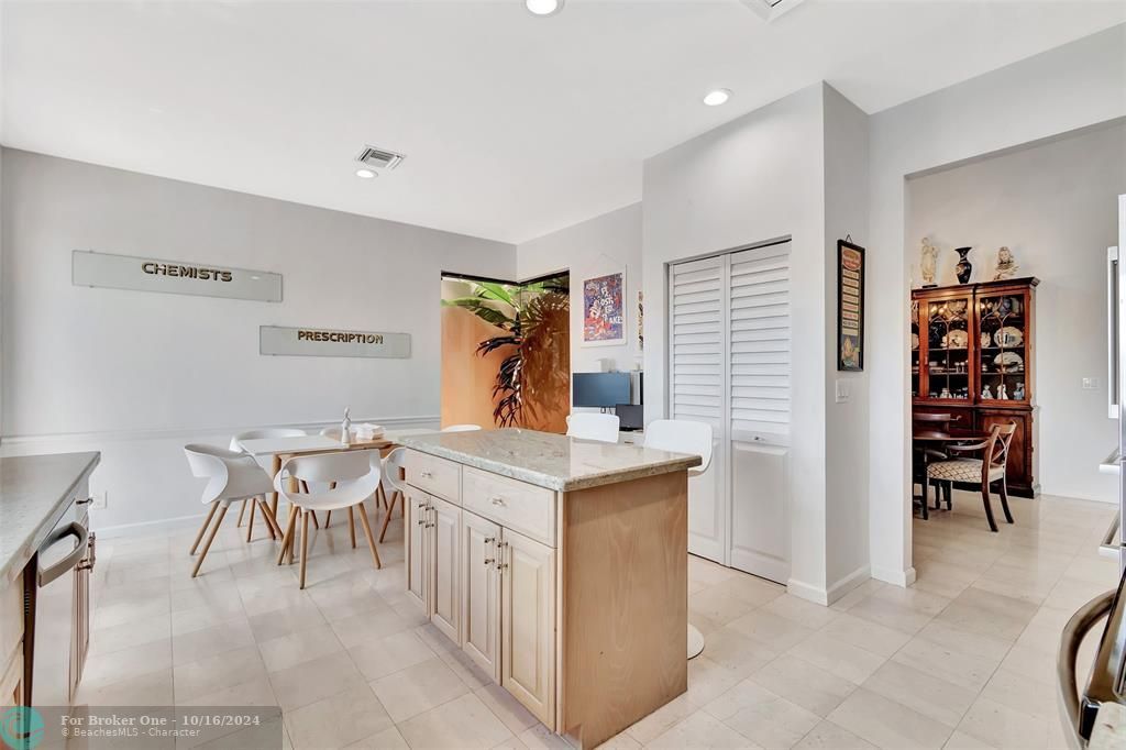 Recently Sold: $875,000 (3 beds, 2 baths, 2511 Square Feet)