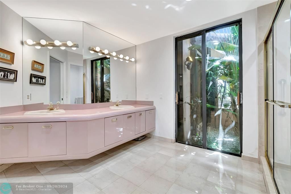 Recently Sold: $875,000 (3 beds, 2 baths, 2511 Square Feet)