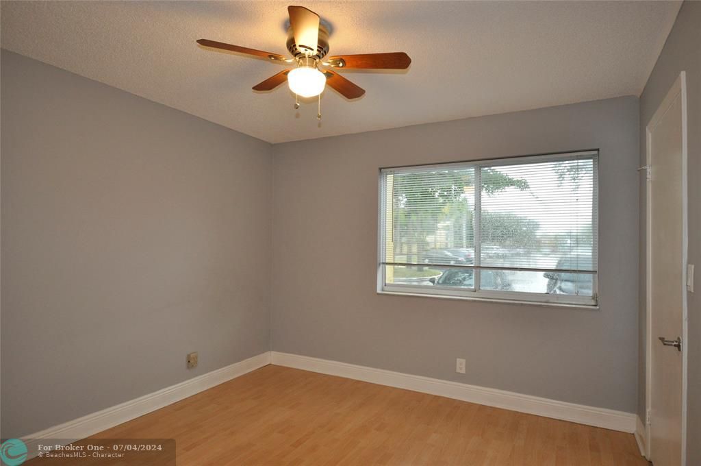 For Sale: $175,000 (2 beds, 2 baths, 1140 Square Feet)