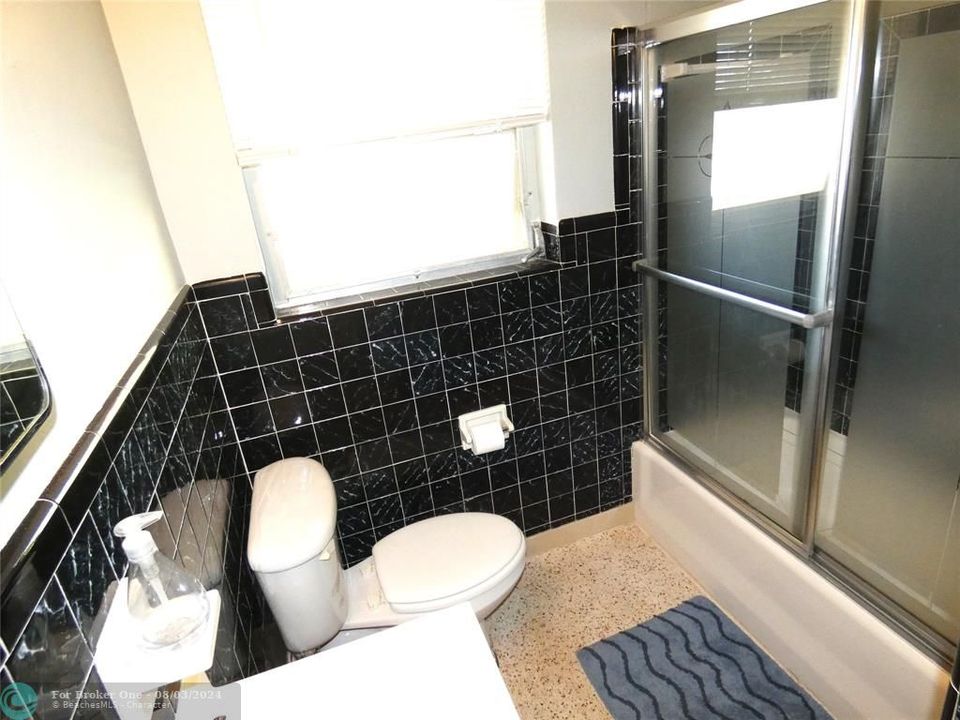 For Sale: $3,000 (2 beds, 2 baths, 1275 Square Feet)