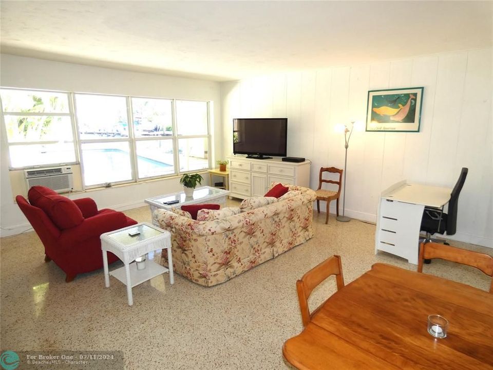 For Sale: $3,000 (2 beds, 2 baths, 1275 Square Feet)