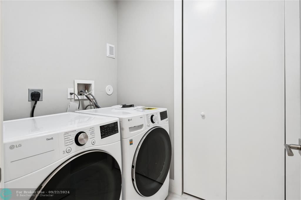 Active With Contract: $4,700 (3 beds, 2 baths, 0 Square Feet)