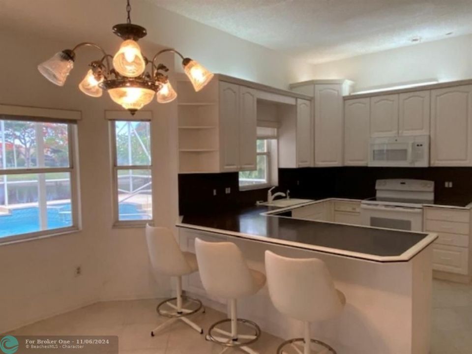 Active With Contract: $4,600 (4 beds, 2 baths, 2328 Square Feet)