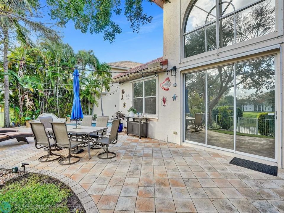 Active With Contract: $679,000 (4 beds, 2 baths, 2303 Square Feet)