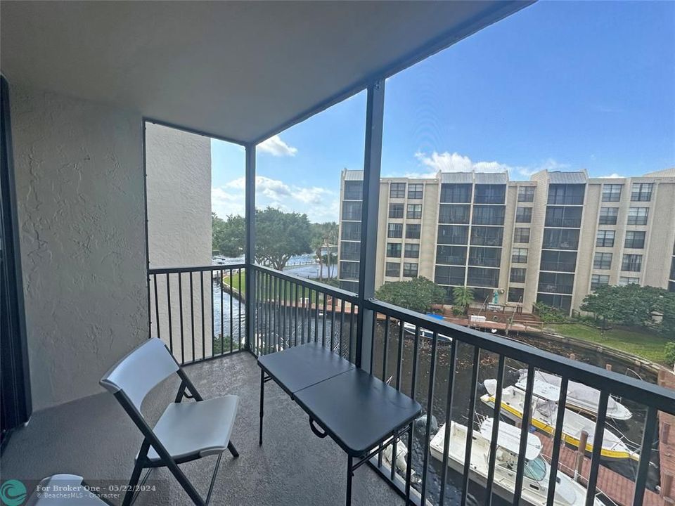 For Rent: $2,100 (1 beds, 1 baths, 815 Square Feet)