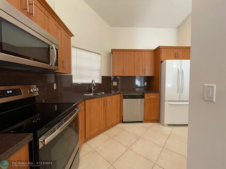 Active With Contract: $4,700 (4 beds, 2 baths, 1885 Square Feet)