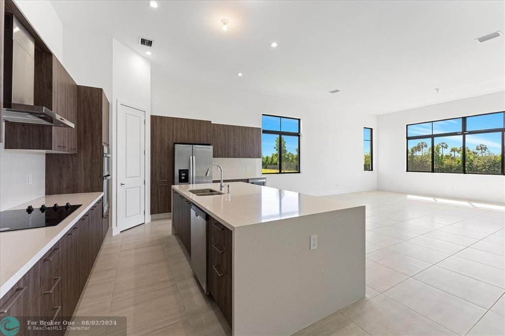 For Sale: $1,999,999 (5 beds, 5 baths, 3705 Square Feet)